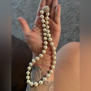 Elegant Pearl and Gemstone Necklace